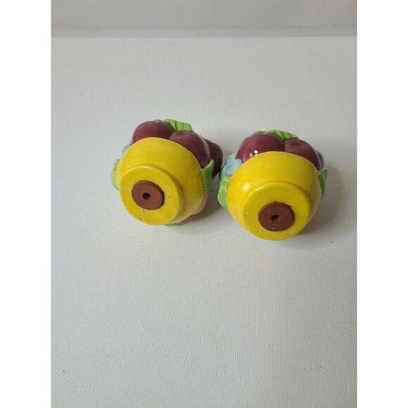 Vintage Japan Ceramic Fruit Basket Salt And Pepper Shaker Set Home Kitchen Decor - Picture 6 of 7